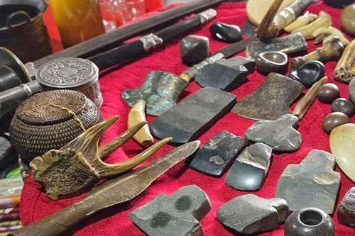Giải mã bí mật túi Khót - 'vũ khí' huyền bí của thầy Mo Mường