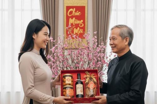 Tặng quà Tết cho sếp vừa phù hợp lại đúng tâm ý