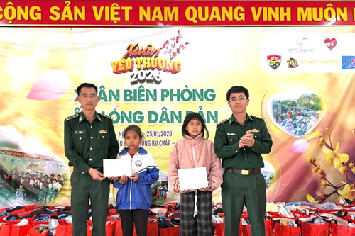 'Xuân Biên phòng ấm lòng dân bản' nơi biên cương Quảng Trực