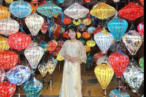 Sắc Xuân tràn ngập, giới trẻ rủ nhau đi chụp ảnh Tết 2026 sớm