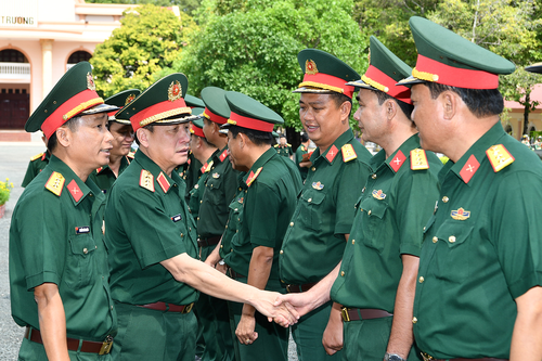 Đoàn công tác Tổng cục Chính trị kiểm tra, chúc Tết các đơn vị Quân khu 9