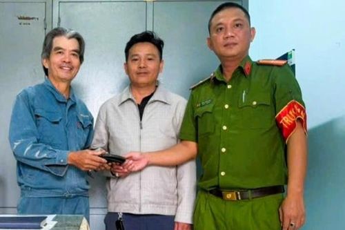 Trả lại tài sản cho người đánh rơi