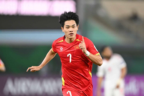Tin thể thao (31-1): Đình Bắc giành danh hiệu 'Cầu thủ ấn tượng nhất U23 châu Á 2026'