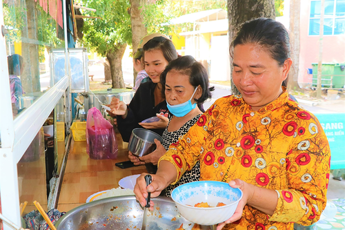 30 năm góp lửa yêu thương