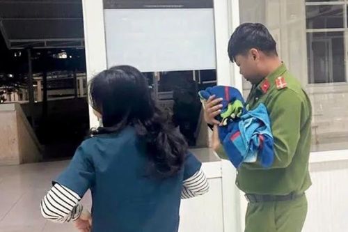 Xung quanh chuyện cháu bé sơ sinh bị bỏ rơi trong vườn cao su ở Gia Lai
