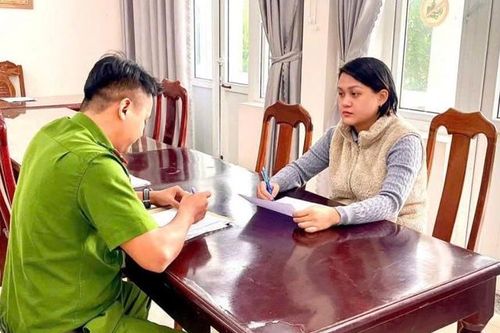Chuyển nhầm 450 triệu đồng, người phụ nữ được công an hỗ trợ lấy lại tiền