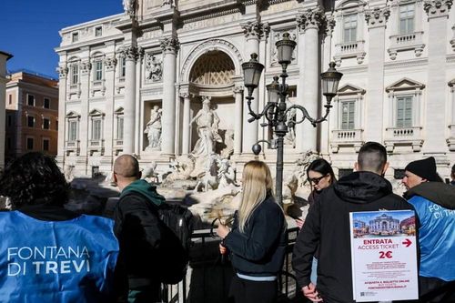 Italia: Phí vào cửa 2 euro tại đài phun nước Trevi gây tranh cãi