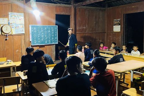 Gìn giữ hồn chữ Nôm Dao
