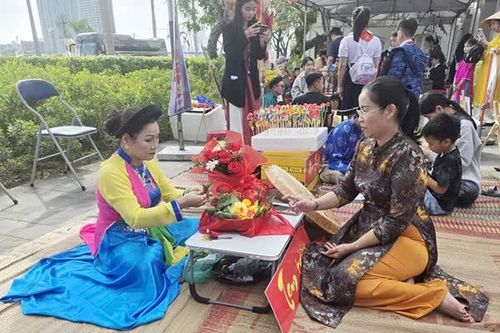 Đà Nẵng: Khai mạc phiên chợ ngày Tết 2026