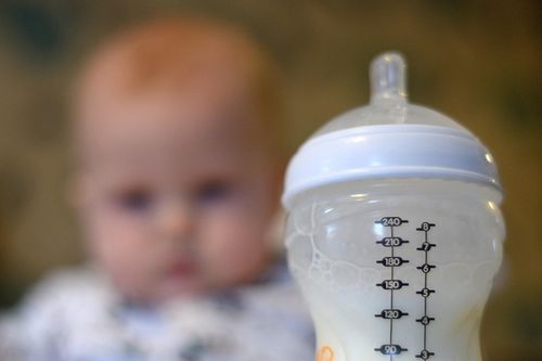 Anh điều tra 36 trường hợp trẻ sơ sinh nghi bị ngộ độc cereulide