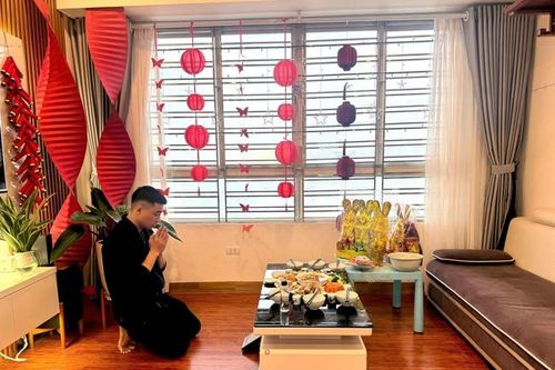 Tranh thủ cuối tuần, nhiều gia đình tiễn ông Công ông Táo về trời