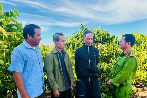 Bài 2: Vạch rõ âm mưu