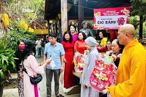 'Phiên chợ xuân 0 đồng' phục vụ 300 hộ dân phường Đông Hải có hoàn cảnh khó khăn