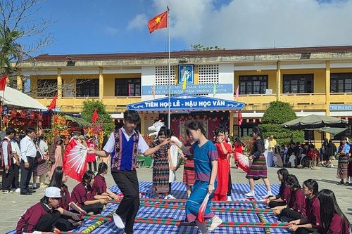 Rộn ràng ngày hội trải nghiệm Tết cổ truyền nơi vùng cao A Lưới