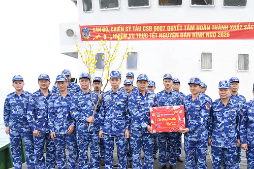 Tết trên biển 'xôm' hơn nhờ Bộ đội Cụ Hồ