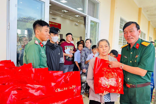 Sôi nổi 'Tết quân dân' tại Trung đoàn Minh Đạm
