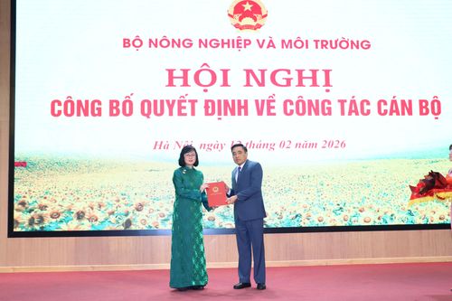 Trường Đại học Tài nguyên và Môi trường Hà Nội công bố Quyết định giao Quyền Hiệu trưởng đối với GS.TS Huỳnh Thị Lan Hương