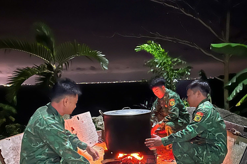 Lính Biên phòng đón mùa xuân giữa biển trời Sơn Chà