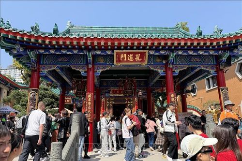Tục lễ chùa đầu năm của người dân Hong Kong (Trung Quốc)