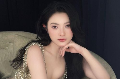 Thanh Sơn hẹn hò hoa khôi kém 15 tuổi?