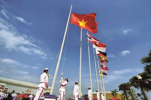 Từ ngựa sắt Thánh Gióng nghĩ về kỷ nguyên vươn mình của dân tộc