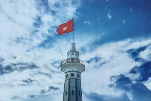 Giới trẻ tìm hiểu lịch sử Cột cờ Lũng Pô - Nơi con sông Hồng chảy vào đất Việt