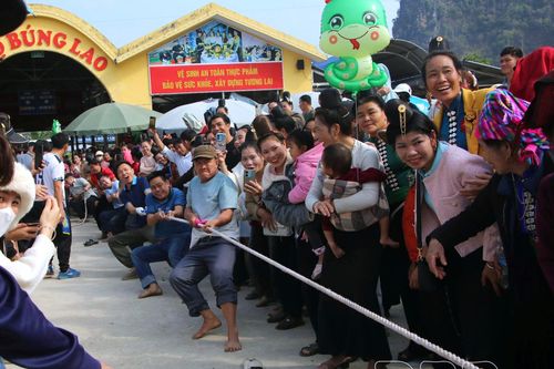 Búng Lao rộn ràng hội xuân
