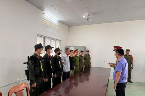 Tạm giữ 2 đối tượng 'gây rối trật tự công cộng' tại phường Vũng Tàu