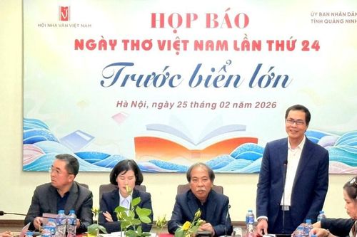 Ngày thơ Việt Nam năm 2026 - thơ ca đứng trước biển lớn
