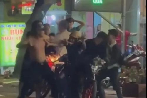 Khởi tố 4 thanh niên đánh nhau sau cuộc nhậu tất niên