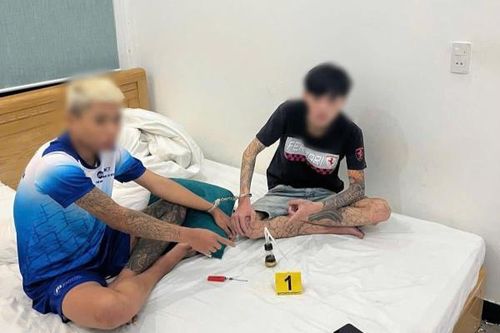 'Con nghiện' vào khách sạn… lên tiên