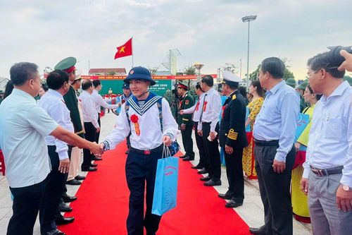 An Giang tưng bừng ngày hội tòng quân