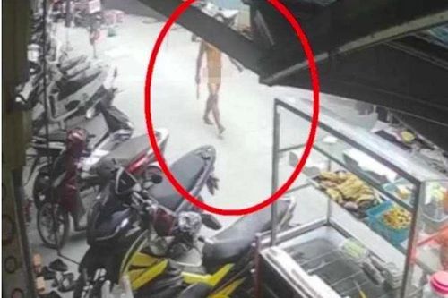Ảo giác sau khi sử dụng ma túy, gã trai cầm dao ra đường đuổi chém nhiều người