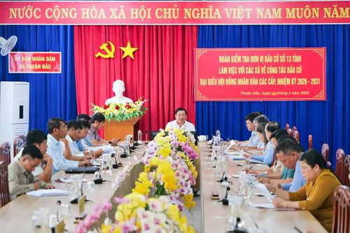 Phó Chủ tịch UBND tỉnh Trịnh Minh Hoàng kiểm tra công tác chuẩn bị bầu cử tại 5 xã phía nam tỉnh