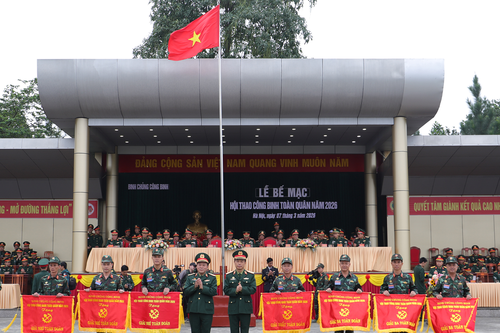 Trung tướng Lê Văn Hướng chủ trì bế mạc hội thao Công binh toàn quân năm 2026