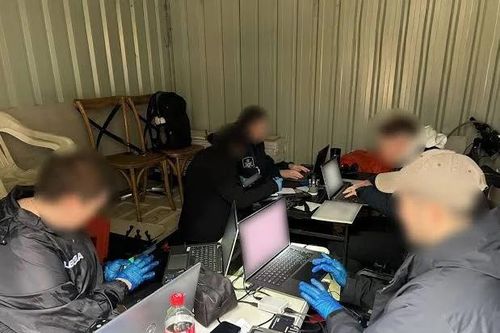 Australia triệt phá ổ nhóm tội phạm bóc lột trẻ em trực tuyến quy mô lớn