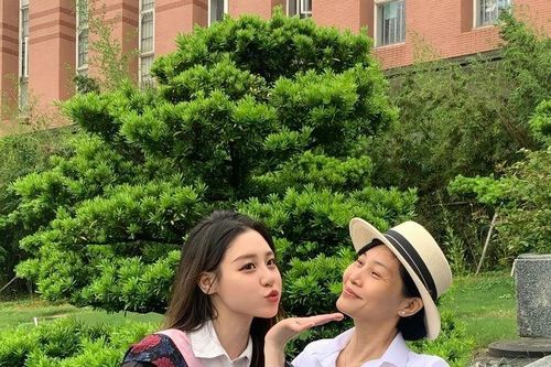 'Ngày xưa 2 triệu nuôi được cả nhà, sao giờ con tiêu cho mình còn không đủ?', câu trả lời của mẹ khiến tôi nghẹn lòng