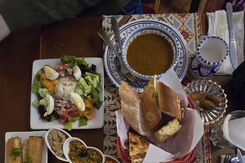 Sắc màu cuộc sống: Ấm áp lễ xả chay Ramadan tại Algeria