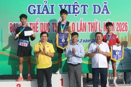 Gần 300 vận động viên tham dự giải việt dã phường Kim Trà