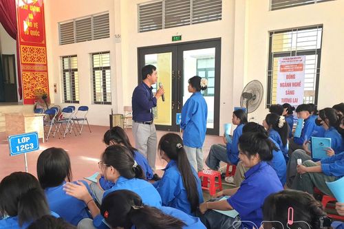 Chú trọng tư vấn, hướng nghiệp cho học sinh THPT