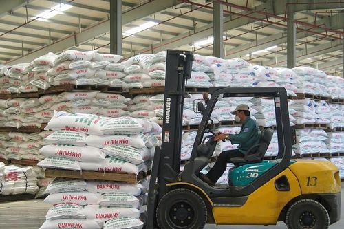 Lợi thế tồn kho giá thấp giữa biến động Trung Đông