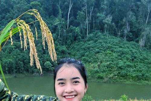 Yona Cươn: Cô gái vùng cao gầy gò, mộc mạc ngày càng xinh đẹp, hút hồn với gần 7 triệu người theo dõi