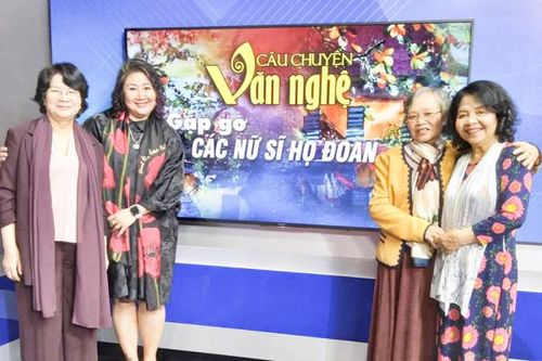 Tứ nữ họ Đoàn