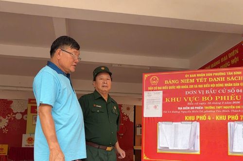 Người dân TP Hồ Chí Minh háo hức đón chờ ngày hội non sông 15/3
