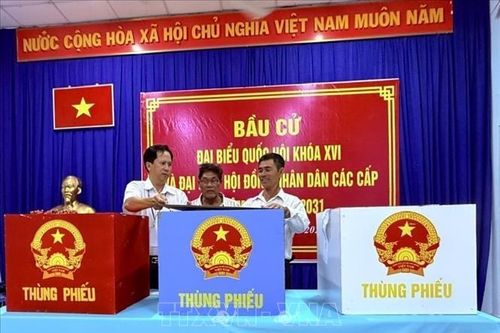 Tính đến 22 giờ ngày 15/3, tỷ lệ cử tri đi bầu cử đạt 99,64%