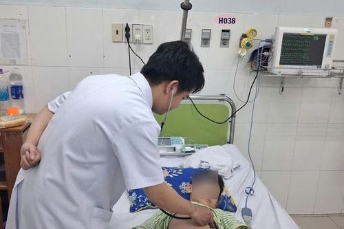 Cứu sống ngoạn mục cháu bé ở Khánh Hòa bị viêm cơ tim tối cấp
