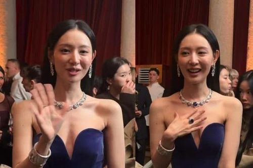 Kim Ji Won khác lạ