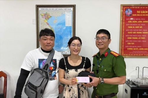 Kịp thời hỗ trợ du khách Hàn Quốc tìm lại tài sản thất lạc