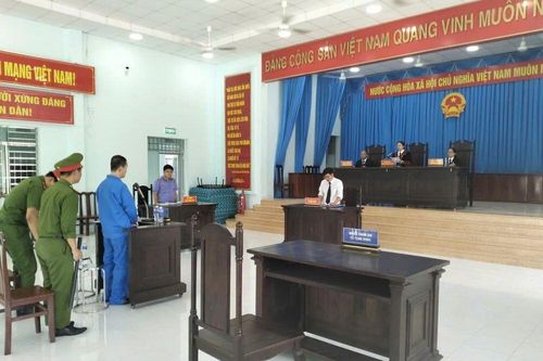 Lãnh 30 tháng tù vì sử dụng trái phép chất ma túy