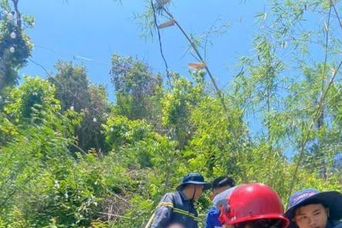 Kịp thời cứu nạn nữ du khách nước ngoài bị kiệt sức khi leo núi